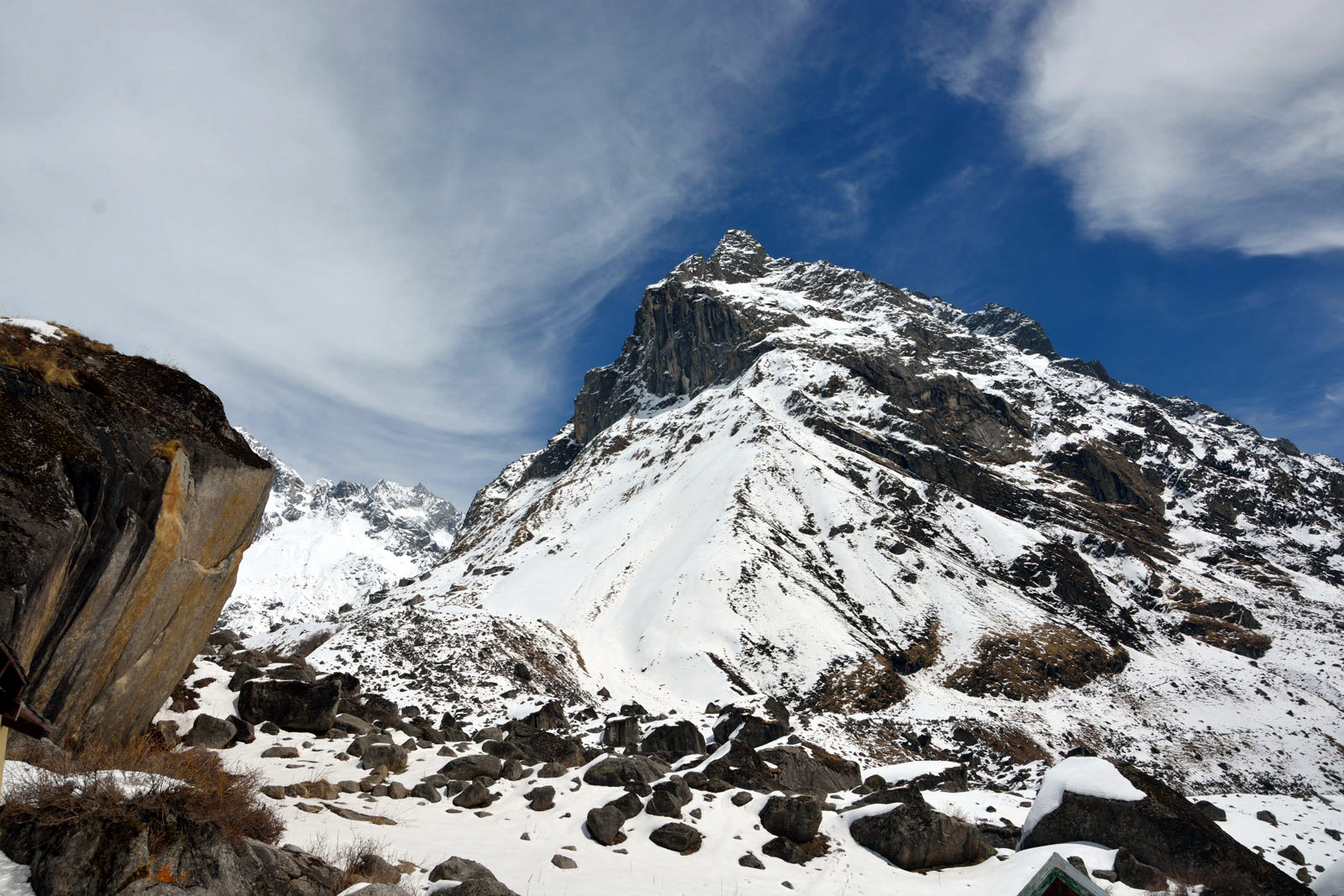 Fateh Parvat, behind har ki dun
