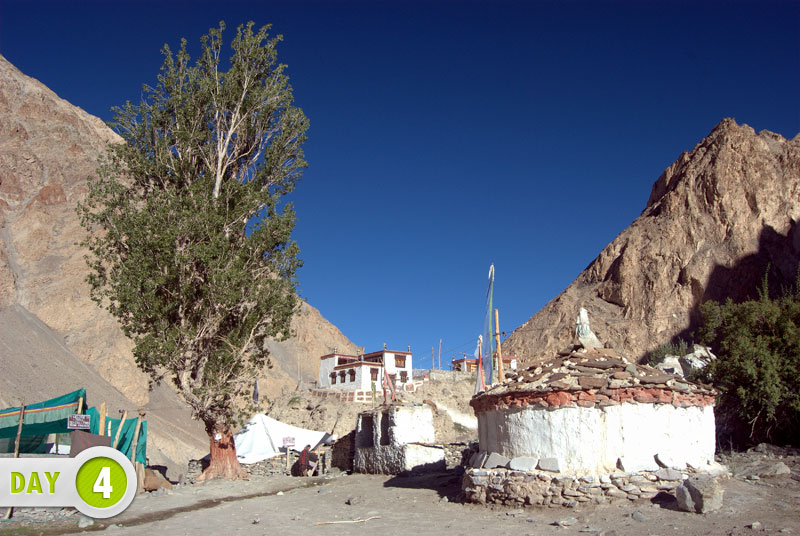 Skiu village
