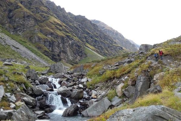 Enroute Dhanderas Thach and Lower Waterfall